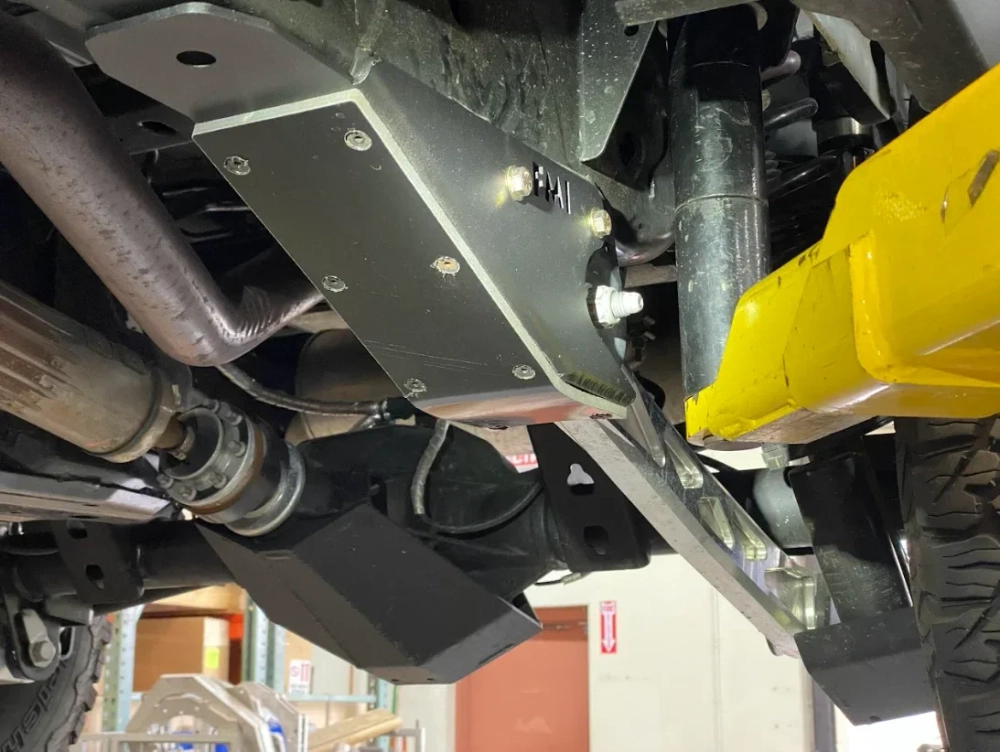 Защита рамы и крепления заднего нижнего рычага для Ford Bronco 2021+ со слайдером из HDPE