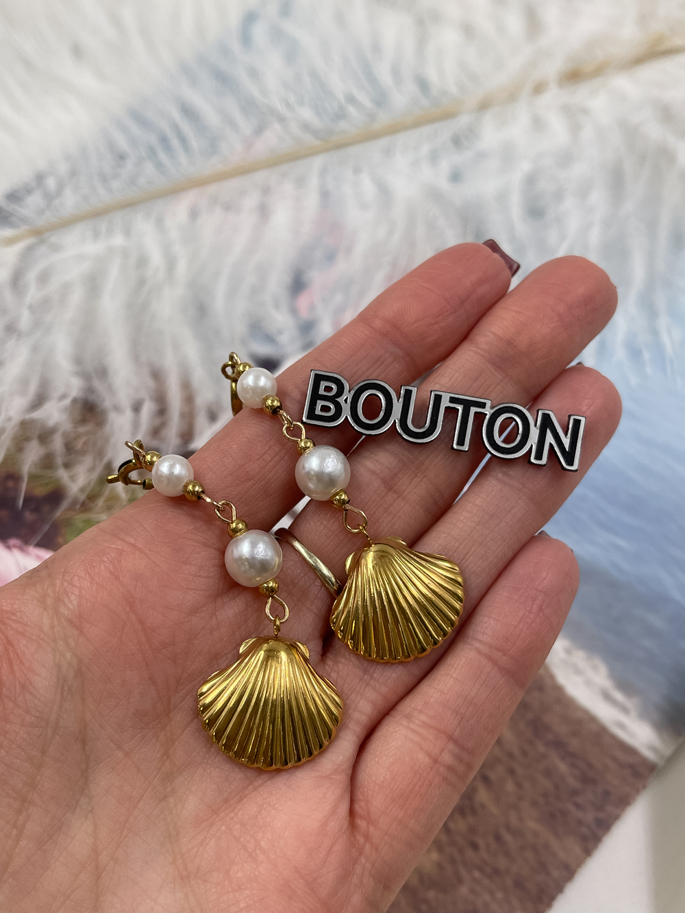 Карабин золотистый с подвеской "Ракушка с жемчугом"