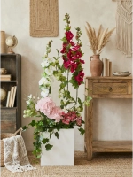 Напольная композиция из искусственных растений и цветов