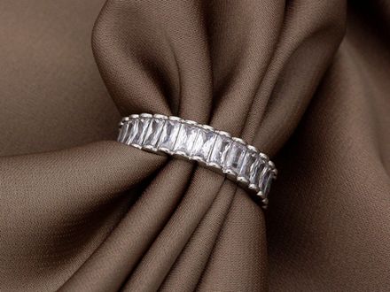 Кольцо с прозрачными кристаллами, 5мм, цвет серебро