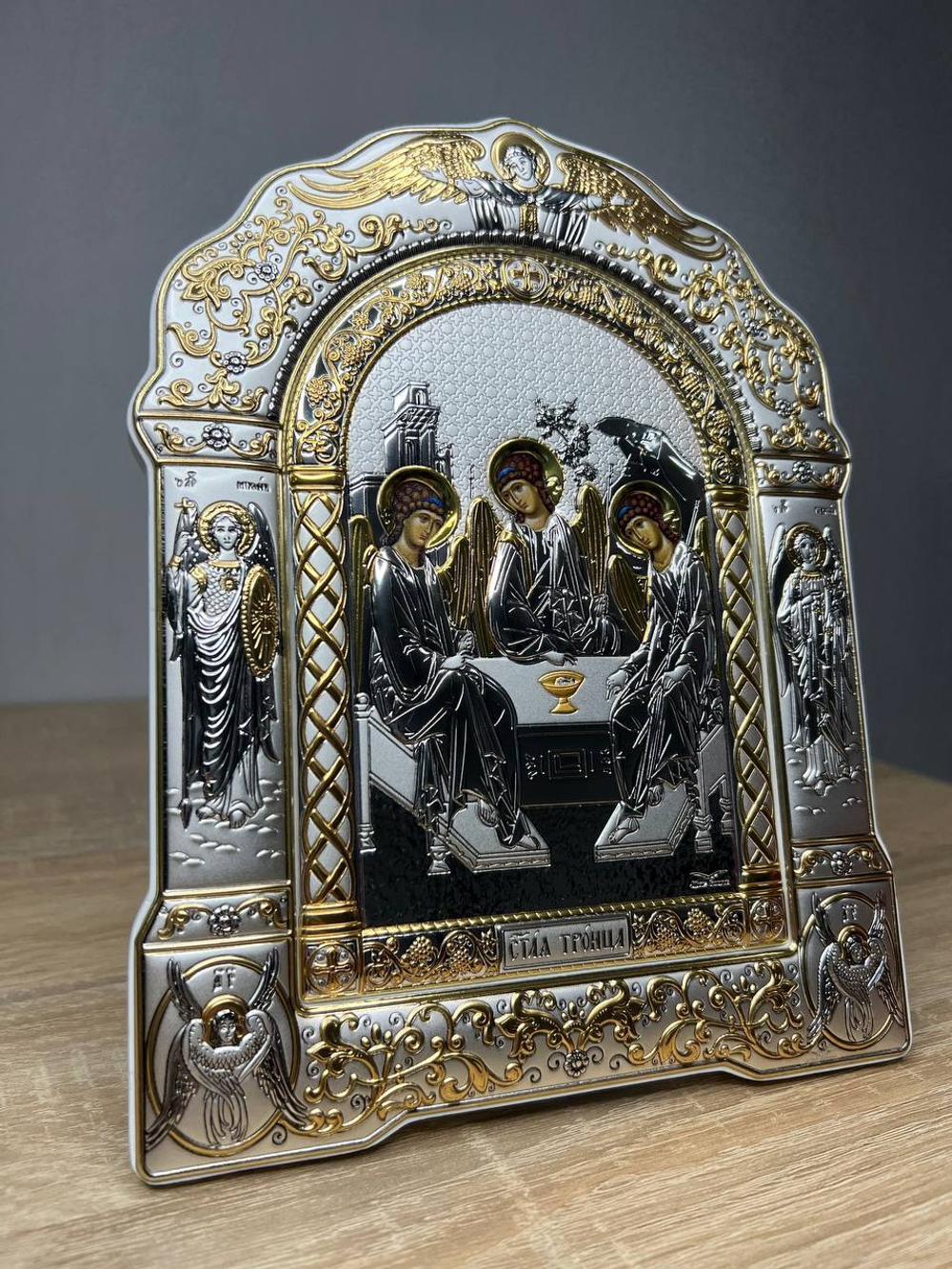 Св. Троица, икона арочная с рамкой, белое дерево 167х228