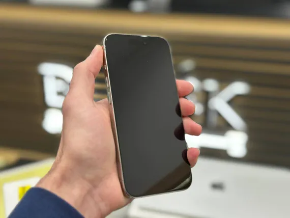 Б/У Телефон Apple iPhone 15 Pro 256Gb Natural Titanium 87% (J221V92PP6)