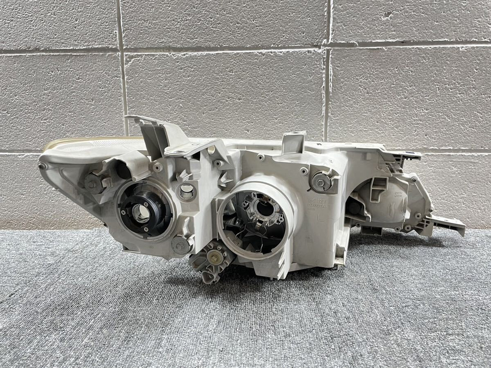 фара левая Toyota Allion ZRT260 2009  20-447