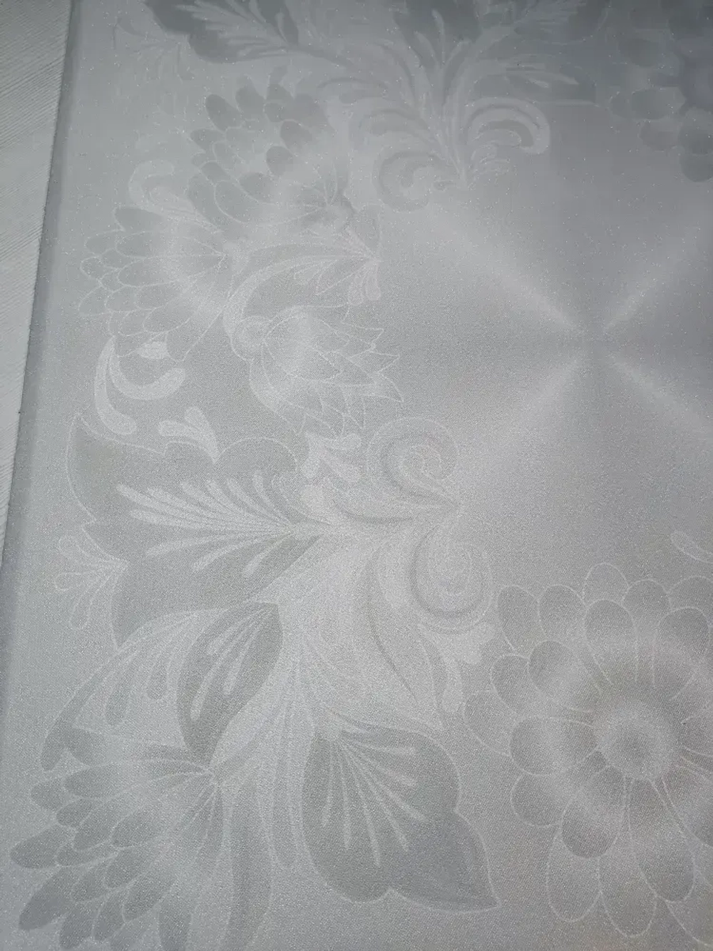 Плитка потолочная из пенополистирола экструдированная с рисунком бело серая