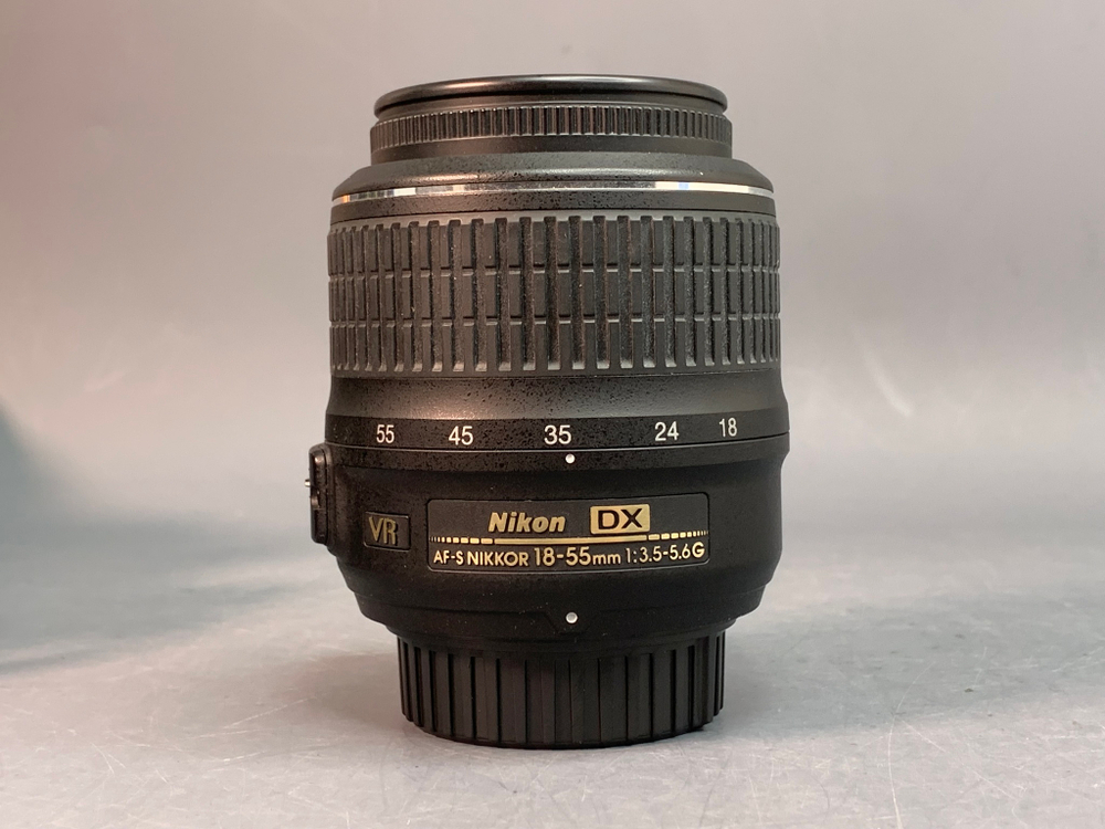 Nikon D60 Kit 18-55mm 2030 кадров