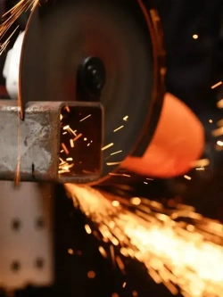 Болгарка УШМ-230/2300 Вихрь 2300 Вт, 230мм, 6000 об/ мин, болгарка 230мм