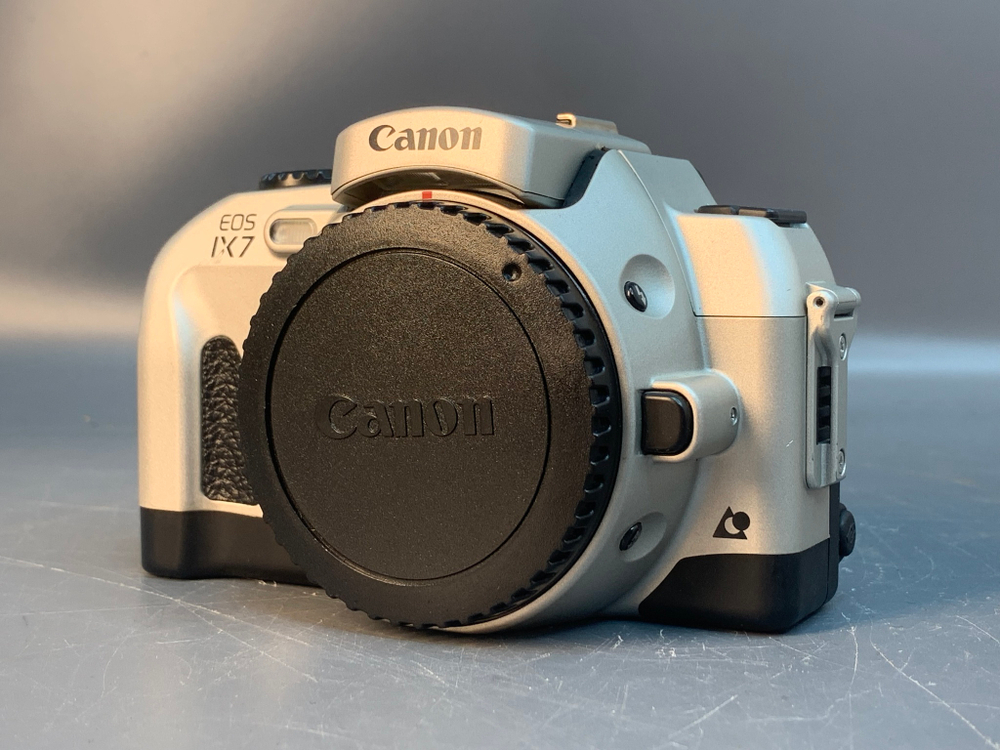 Canon EOS IX 7