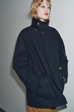 ZARA ТРЕНЧ С КАПЮШОНОМ И КОНТРАСТНЫМ ВОРОТНИКОМ — ZW COLLECTION, СИНИЙ