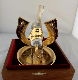 Конь с подковой "На удачу"  (Златоуст) с фианитами