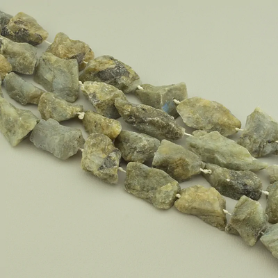 Нитка Лабрадор 42 см. - Серая