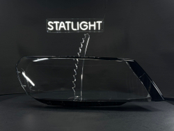 Правое стекло фары Volkswagen Touareg FL NF 2015-2019