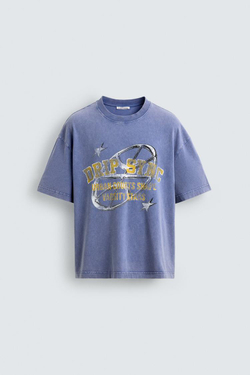 ZARA ФУТБОЛКА С ГРАФИЧЕСКИМ ПРИНТОМ В СТИЛЕ VARSITY, ЦВЕТ МАЛЬВЫ