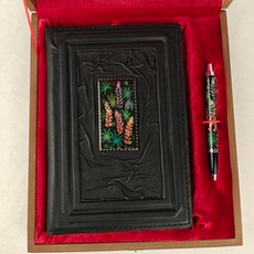 Ежедневник А5 "Люпины" (обложка из натуральной кожи) и ручкой с росписью Палех в футляре