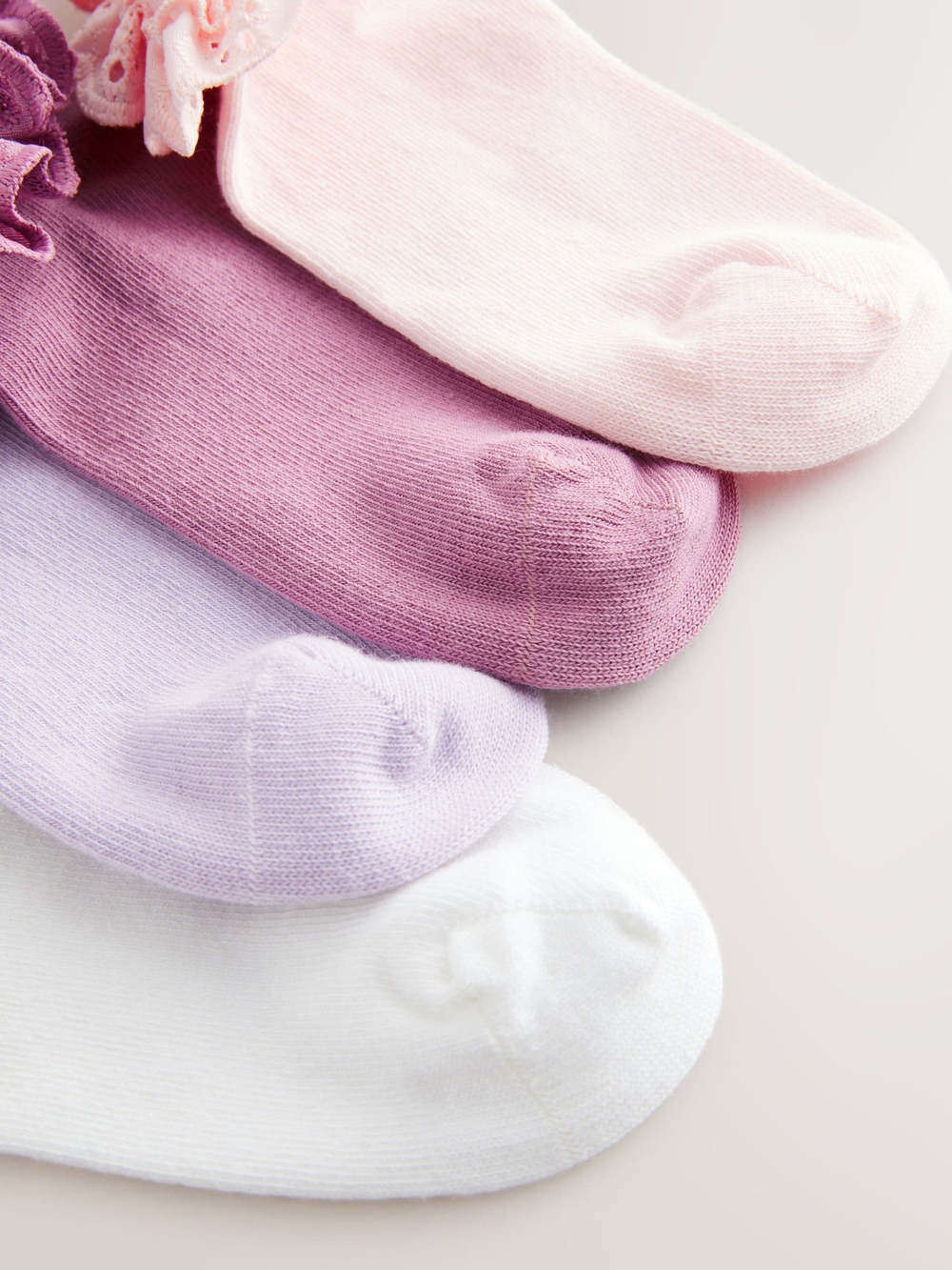 Носки хлопковые с рюшами для девочки Next AT4-449, 4 шт., Розовый, Белый, Сиреневый