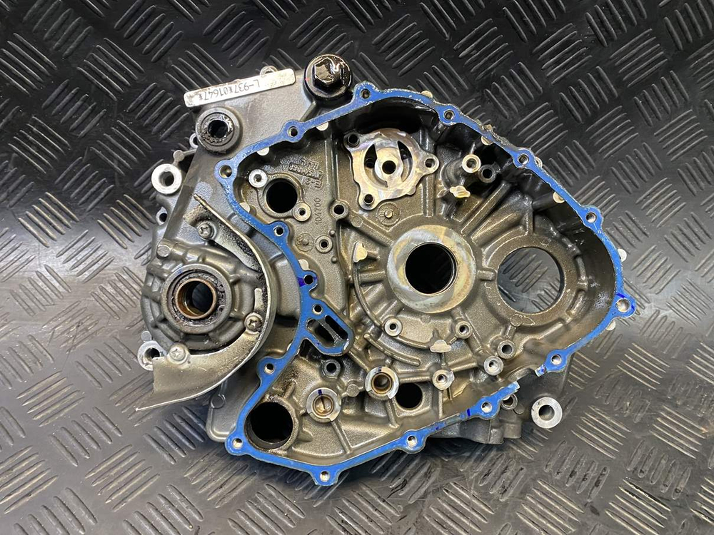 Левая часть картера KTM 250 Duke 2020