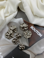 Пуговицы серебристые мятый металл