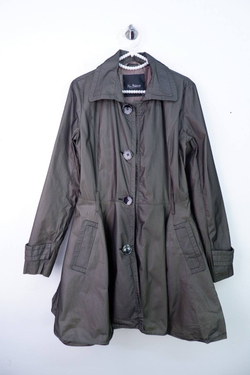 Плащ Kira Plastinina модный, маркировка XS, визуально 42 размер