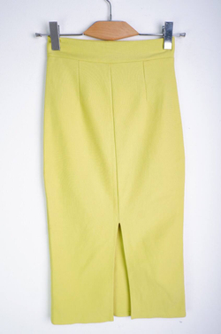 Юбка яркого цвета, визуально 40 размер