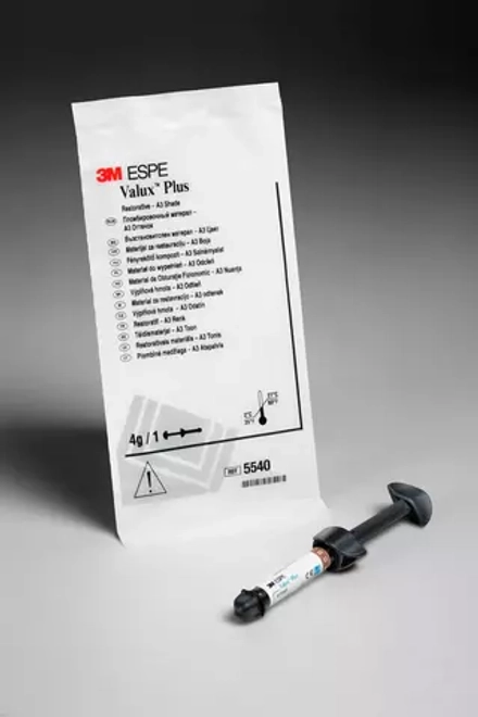 Valux Plus - универсальный реставрационный материал (5540A2)