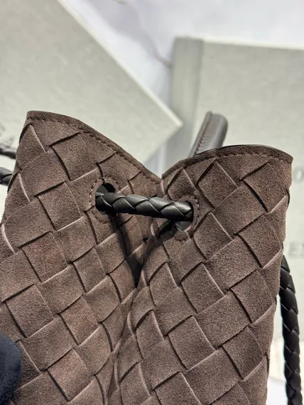 Сумка Bottega Veneta Andiamo из замши