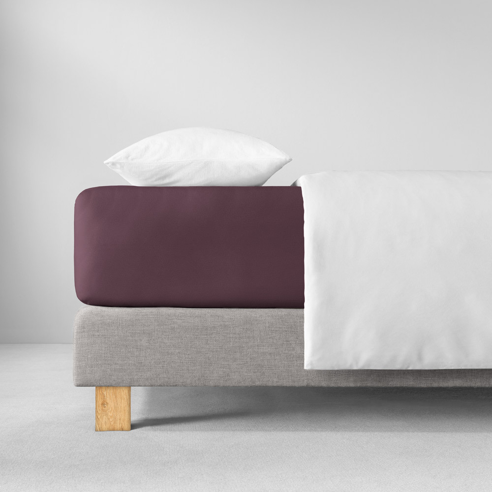 Простыня на резинке 150x200 Estella 670 aubergine баклажановая