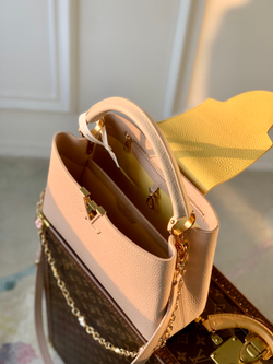 Louis Vuitton Capucines MM