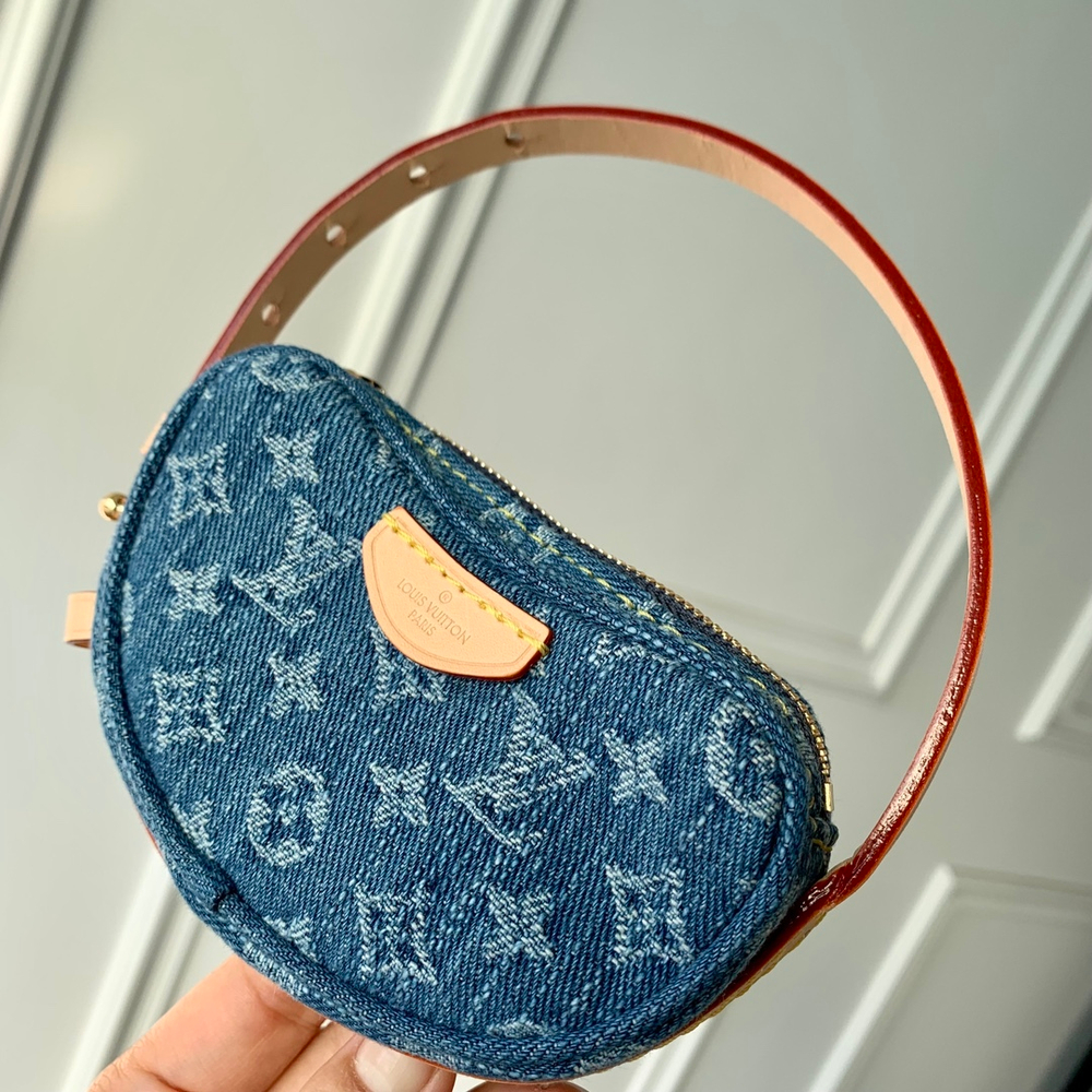 Louis Vuitton Croissant MM Bag