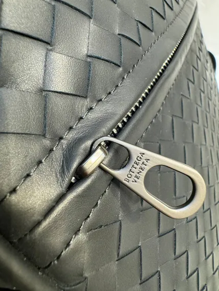 Сумка мужская кожаная Bottega Veneta через плечо