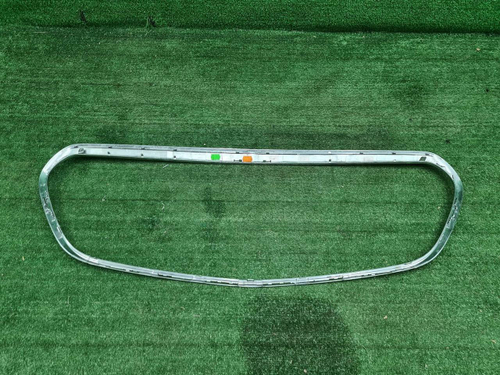 Молдинг решетки радиатора Mercedes S W223 (20-нв)