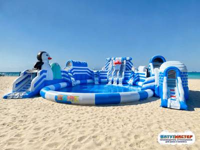 Надувной наземный аквапарк «Морское царство 3» с фигурой пингвина, 21*20*6 м