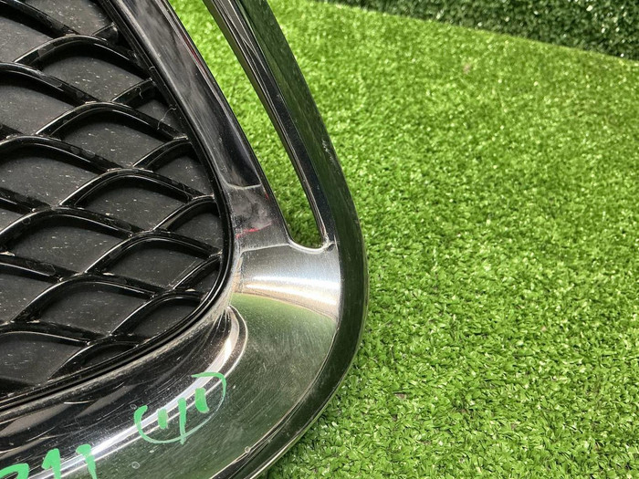 Решетка бампера LH Mercedes S Z223 (20-нв) Maybach