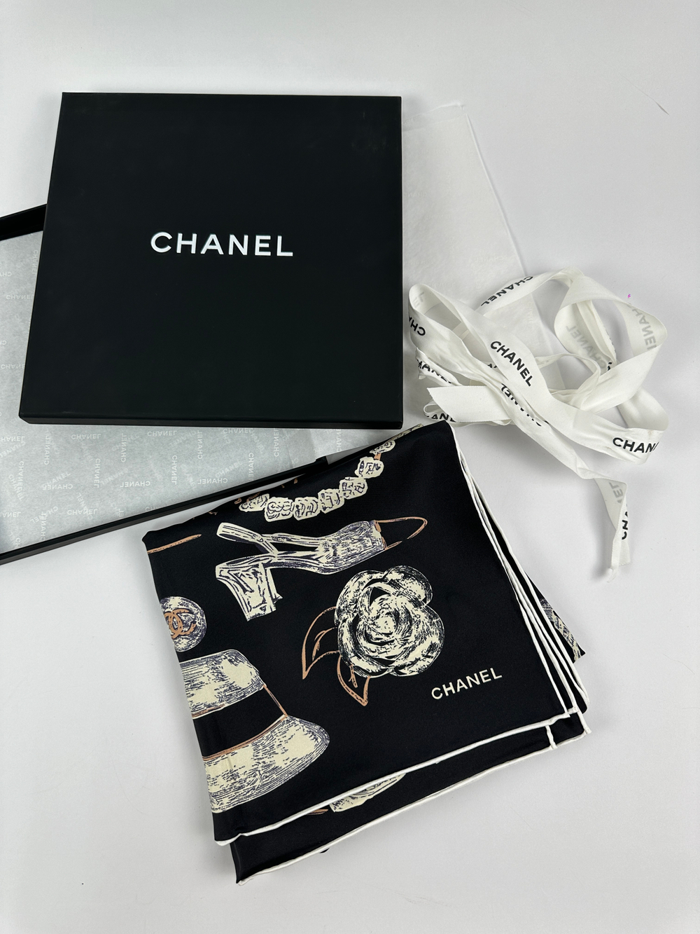 Платок Chanel Nine