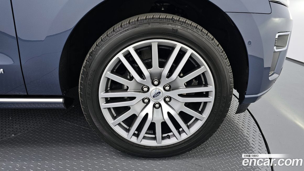 Ford Expedition Platinum 4WD (12.2022)
