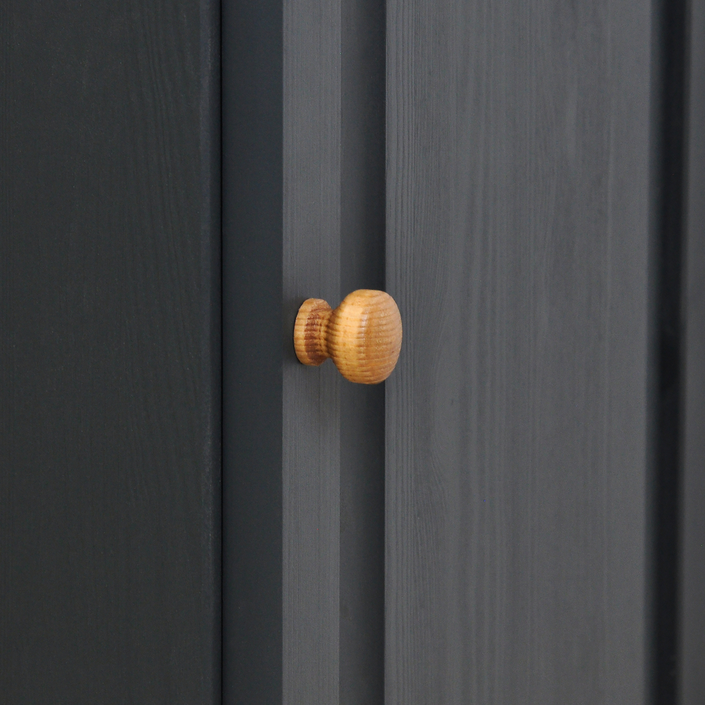 Шкаф-витрина Лена трехдверный из массива сосны, 132х39х192 см / буфет для кухни, серый/антик