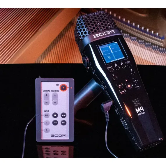 Zoom M4