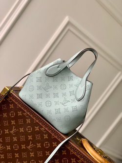 Louis Vuitton Blossom PM