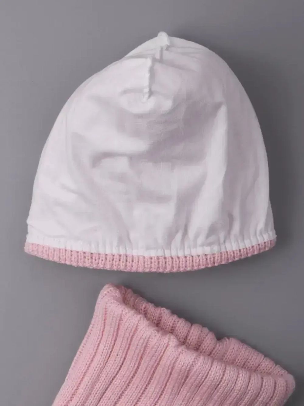 Шапка для девочки осенняя c ушками и снуд