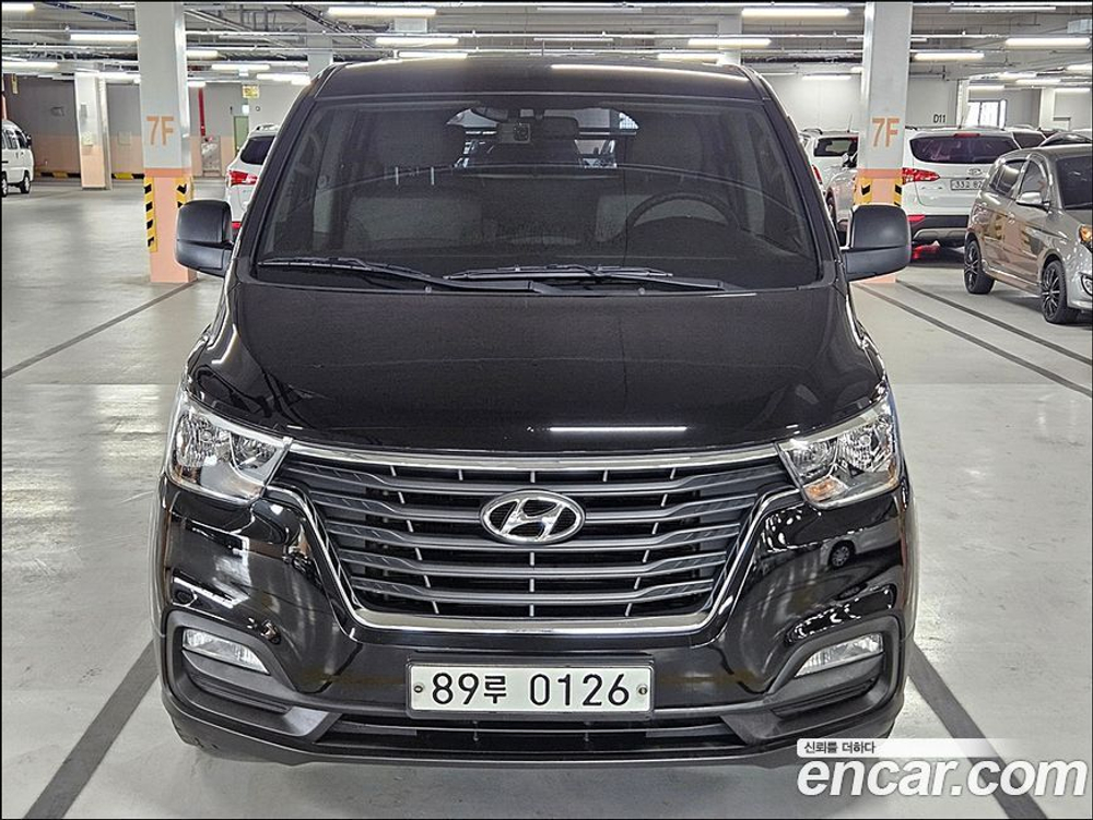 Hyundai The New Grand Starex Van 5-и местный (07.2020)