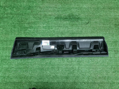 Накладка двери задняя правая Volvo XC60 2 (17-нв)