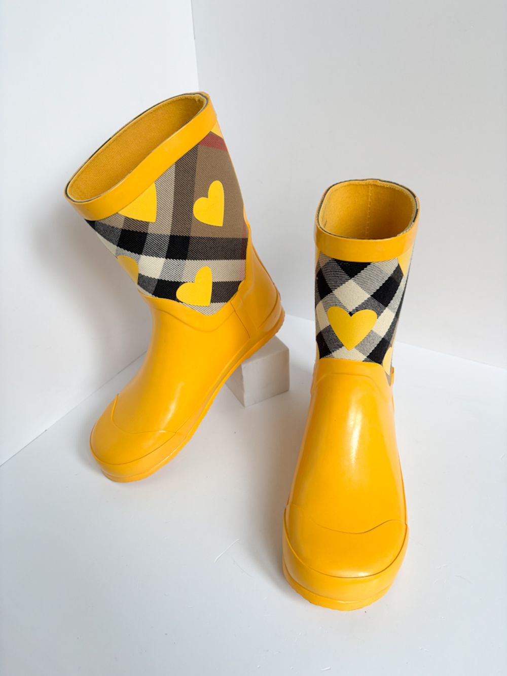 Новые резиновые сапоги Burberry, 31