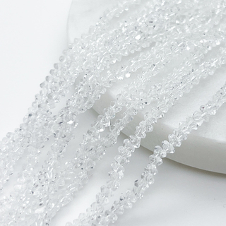 Бусина Треугольник, стекло, цвет прозрачный, размер около 2,5*3,5 мм, цена за нить 26 см