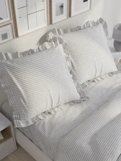 Декоративная наволочка с рюшами, оборками "Лутон" 70х70 см, 1 шт, без молнии