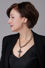 Колье двойная цепь с крестом из кристаллов, оттенок золото антик