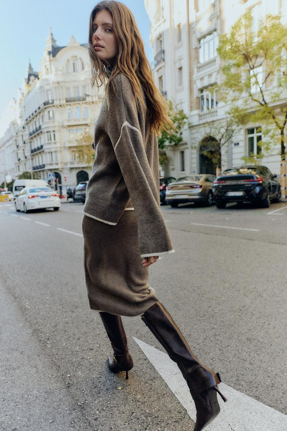 ZARA СВИТЕР ИЗ ТРИКОТАЖА С КОНТРАСТНОЙ ОТДЕЛКОЙ, СЕРО-КОРИЧНЕВЫЙ