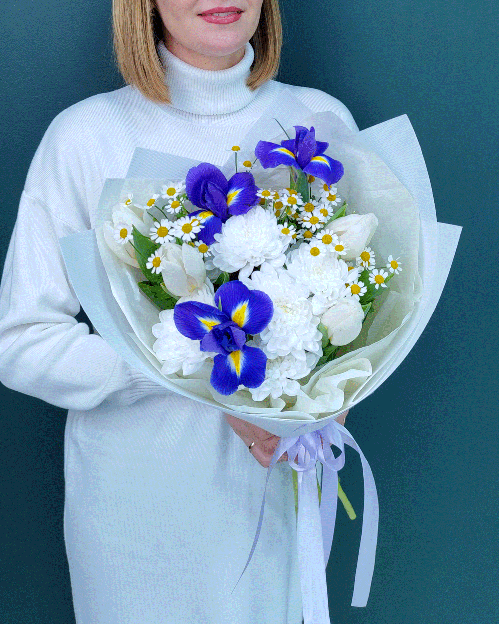 Весенний букет из ирисов и тюльпанов(00457)