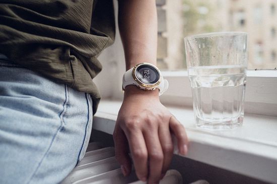 Спортивные смарт часы Suunto Spartan Trainer Wrist HR Gold SS023426000