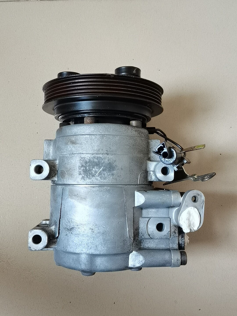 Компрессор кондиционера на Mitsubishi Lancer, BYD F3, Hafei Saima 4G15 4G18