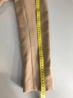 Жакет лаконичного цвета, визуально на 48 размер