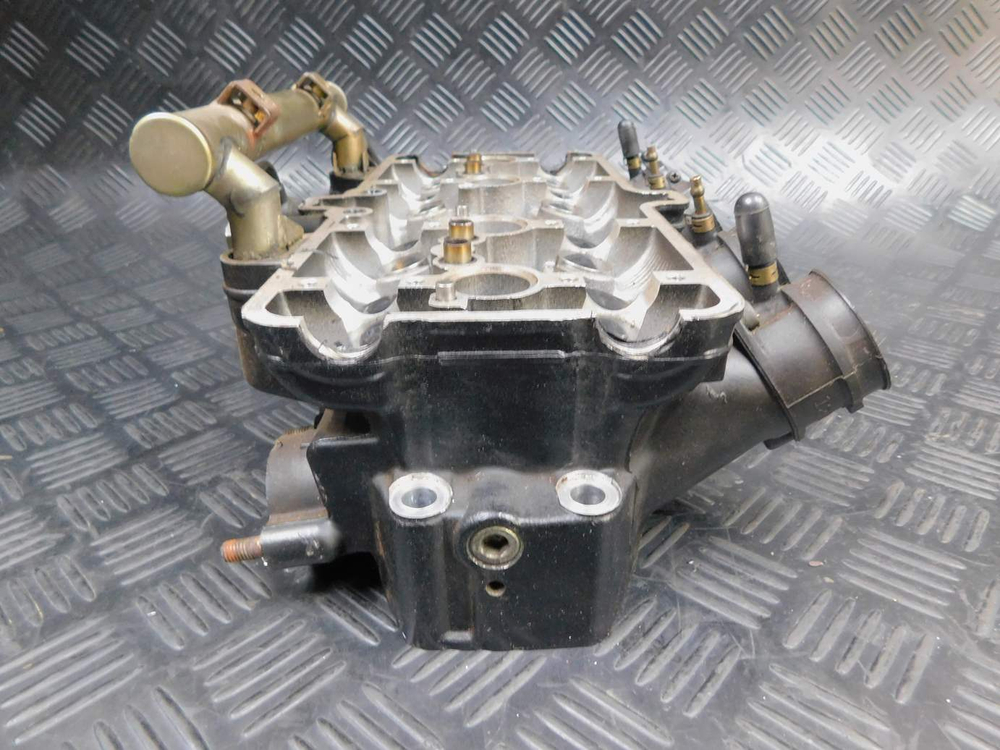 Головка блока цилиндров Kawasaki ZZR 400 98 052979