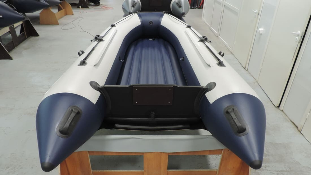 Лодка ПВХ COMPAS 325E